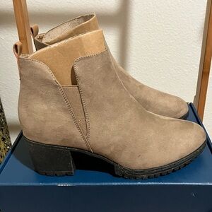 DR. SCHOLL’S Women London Brown Ankle Boots Size USA 7.5 **UNUSED**
